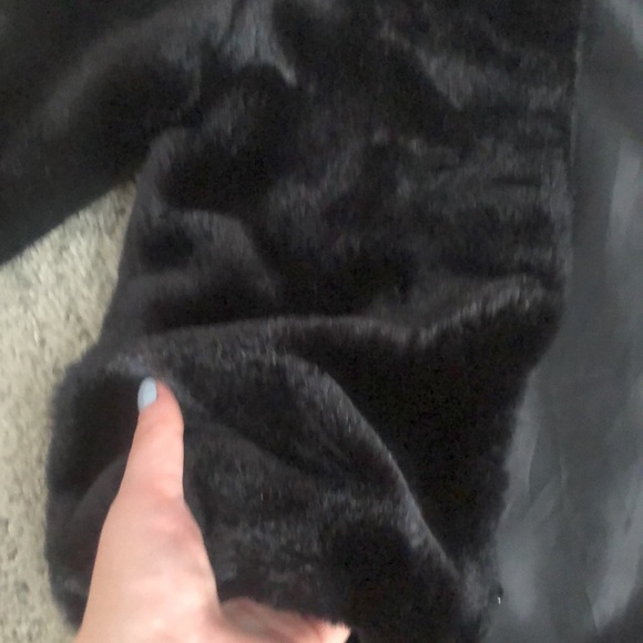Girls fur Jacket - Picture 6 of 10